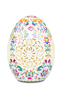 孤立在白色的瓷复活节彩蛋