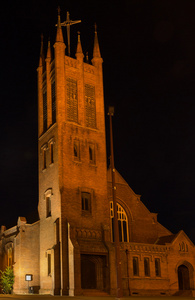 砖的教堂钟楼