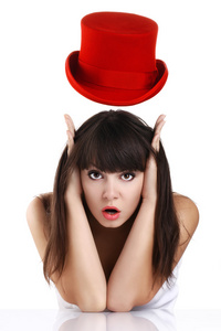 滑稽的女人，戴着红色的帽子