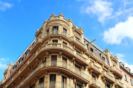 建筑立面在西班牙巴塞罗那市的伟大建筑感兴趣