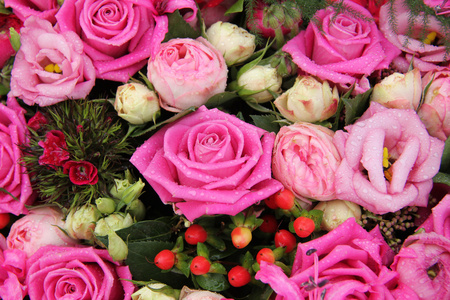 粉红色的花安排一场婚礼