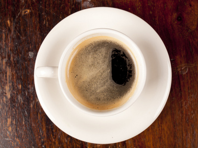 顶视图的深度烘焙的咖啡一杯图片