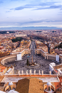 梵蒂冈和空中视图中罗马圣伯多禄广场