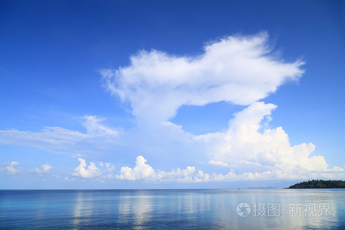 4500*3000px发票合同问题/海洋阳光天空带灯光的栏杆海天空景观美丽的