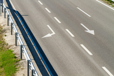 空旷的高速公路路