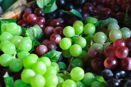颜色葡萄水果 绿色 红色和黑色