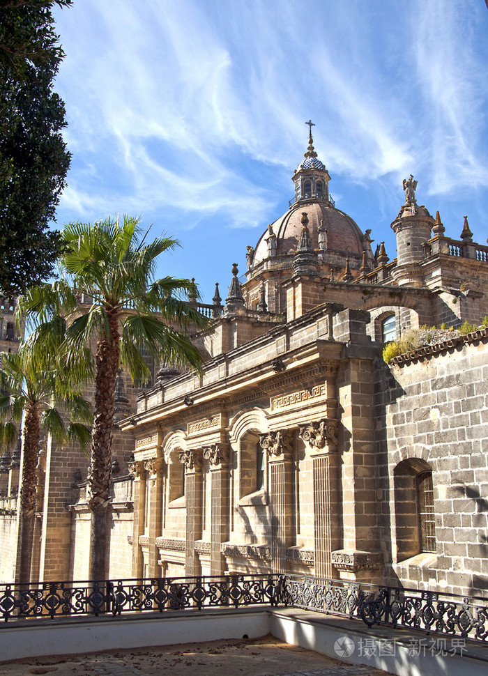 大教堂位于圣萨尔瓦多市的赫雷斯德拉弗龙特拉