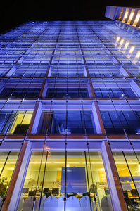 蓝色的摩天大楼现代建筑在苏黎世