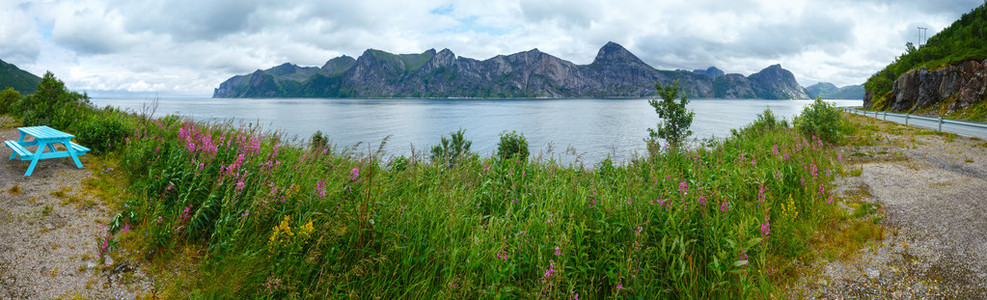 夏季森贾海岸全景挪威。