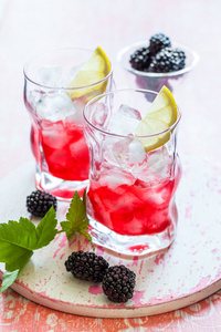 黑莓柠檬水
