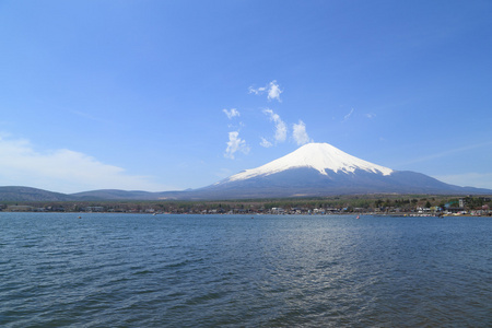富士山在山中湖，日本