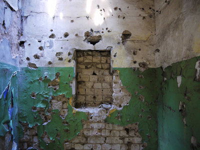 一个废弃的苏联军事基地的内部图片