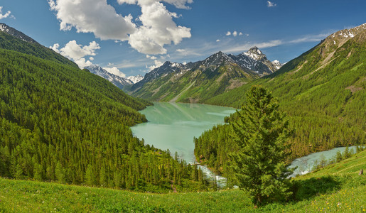 高山湖泊