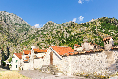 在黑山老建筑