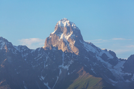 乌什巴山