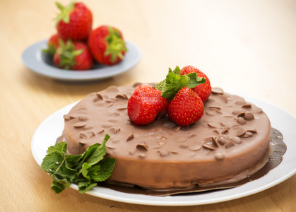 草莓与巧克力蛋糕