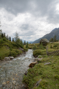 在奥地利的田园高山景观