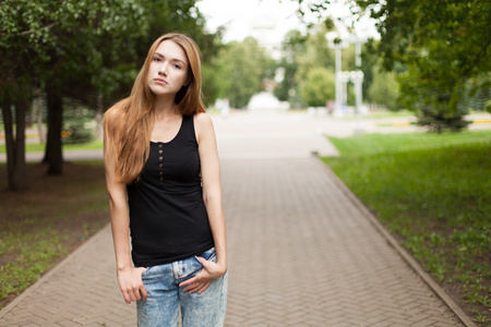 美丽的年轻女子肖像