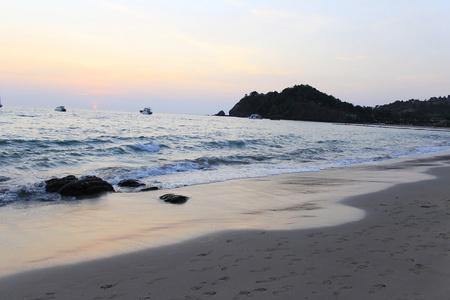 海上日落时间