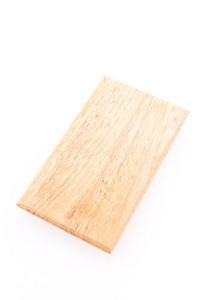 孤立在白色背景上的木菜板