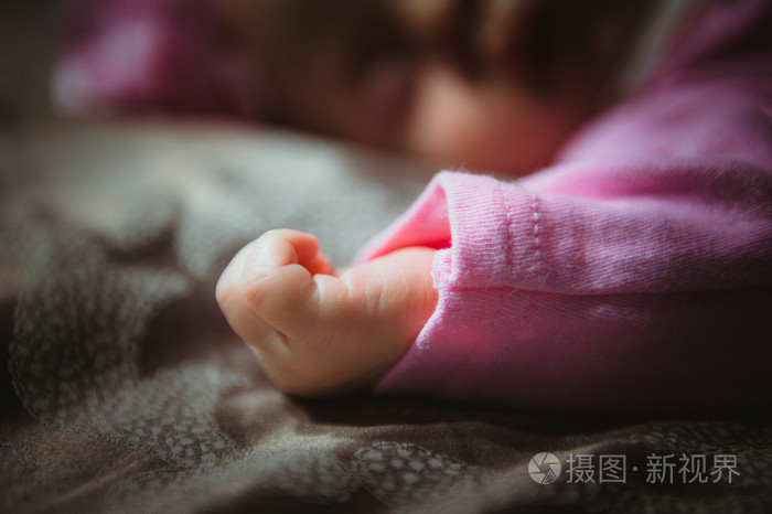 刚出生的婴儿照片-正版商用图片1h0ltp-摄图新视界