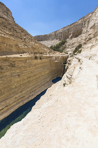 深峡谷是一条河