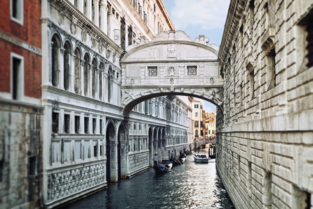 在威尼斯，意大利叹息之桥的视图