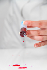 注射器的红色血液测试艾滋病毒艾滋病思想理念的研究
