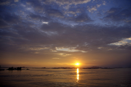 与寺昌岛的夕阳的天空