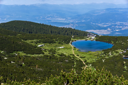 湖 Bezbog 和 Bezbog 的小屋，皮林山