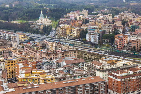 罗马，意大利，在 2010 年 2 月 22 日。从圣伯多禄大教堂调查平台的城市风景