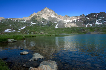 高山湖