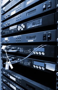 网络服务器机房的通信与互联网