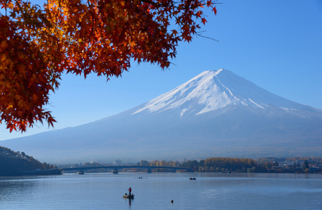 富士山和秋天在河口湖