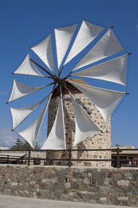 在 Antimahia，科斯，希腊的风车