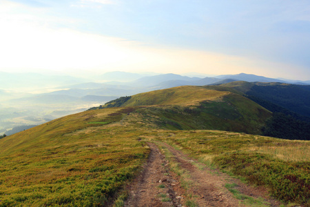 山 landscape.carpathian壮大日出