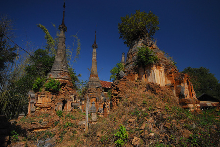 缅甸著名的茵莱湖地区的古代佛教寺庙