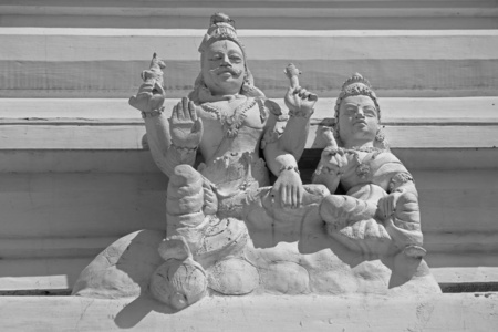 雕塑的主湿婆帕尔瓦蒂