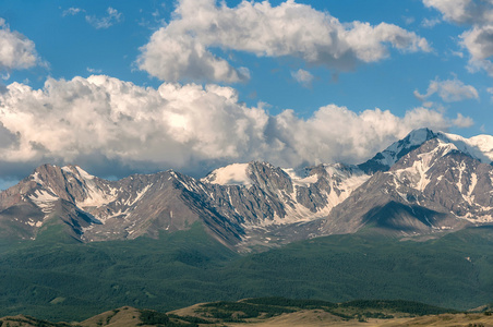 山雪森林山谷