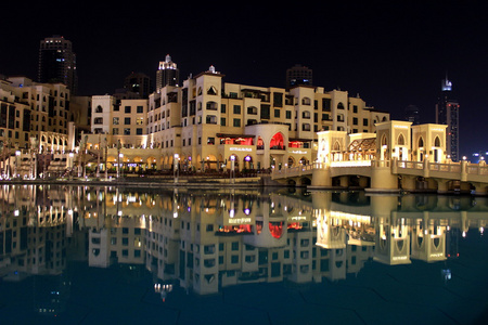 在迪拜，阿拉伯联合酋长国的露天市场基地巴哈尔