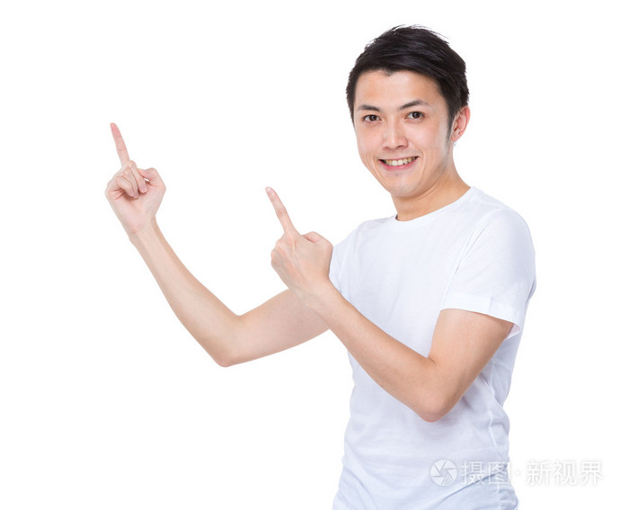 两只手指点向上的人