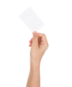 妇女只手握住白 b 上孤立的空白纸张名片