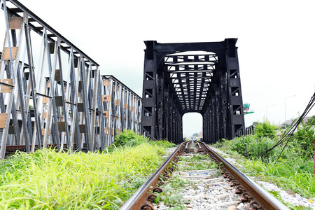 铁路道口线农村的泰国