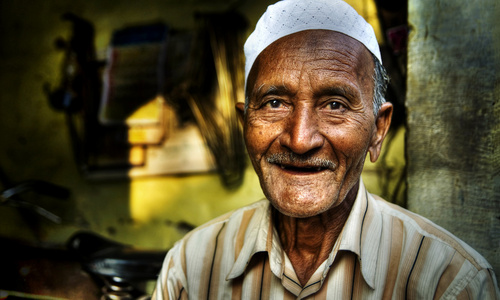 幸福微笑的印度人