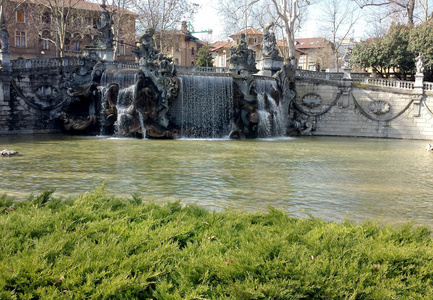 12个月喷泉, 意大利都灵