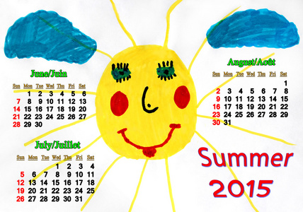 日历为2015年夏天与儿童画的太阳