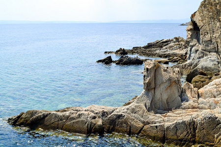 岩石和海