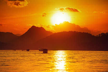 金色的夕阳黄金夕日