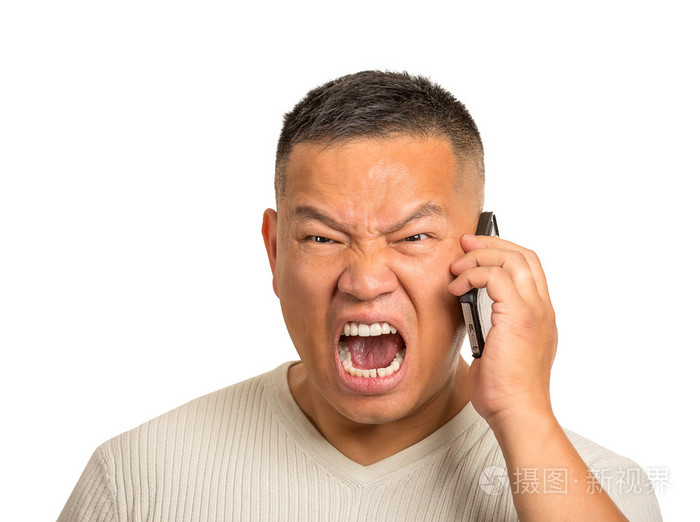 愤怒中老人生气员工喊在电话上