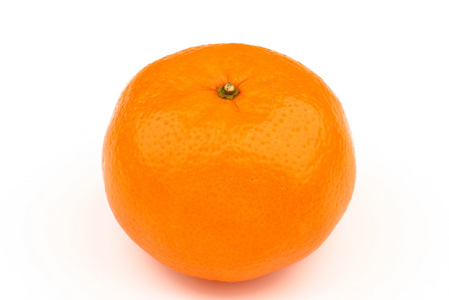 在白色背景上的成熟橙色